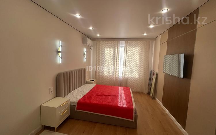 1-комнатная квартира · 36 м² · 3/12 этаж, Райымбека 210/4 за 300 000 ₸ в Алматы, Алмалинский р-н — фото 2