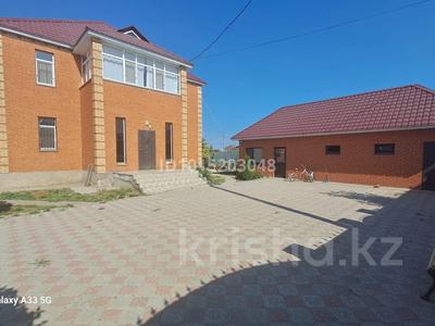 Отдельный дом · 4 комнаты · 274 м² · 9 сот., мкр Кадыра Мырза-Али, Алихана букейханова 23 за 800 000 ₸ в Уральске