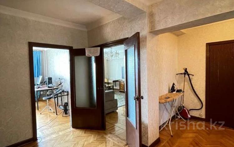 3-комнатная квартира, 95 м², 7/9 этаж, Муканова — Курмангзы за 76 млн 〒 в Алматы, Алмалинский р-н — фото 2