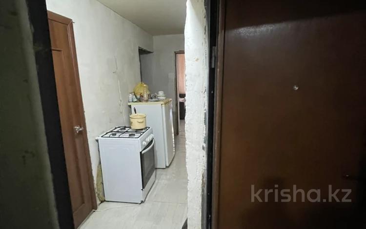 1-бөлмелі пәтер · 28 м² · 2/5 қабат, Ул. Курмангалиева 1/1, бағасы: 6 млн ₸ в Уральске — фото 2