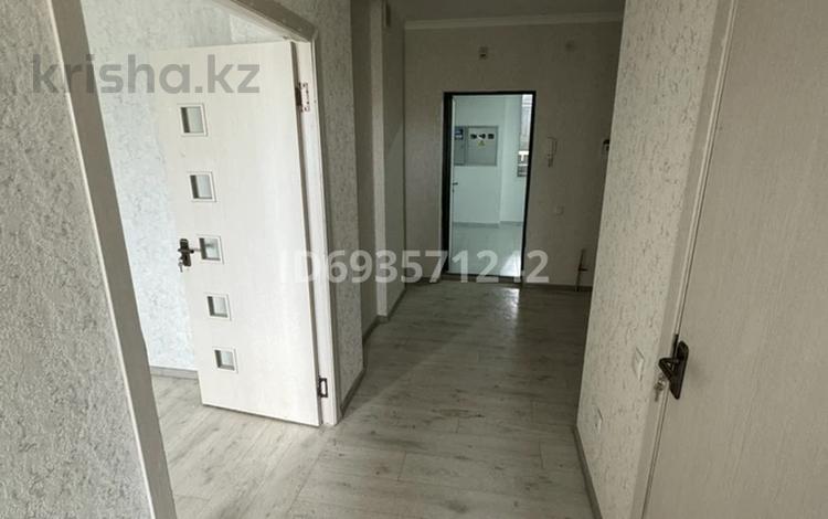 1-комнатная квартира, 45 м², 1 этаж помесячно, Туран 2 12б за 80 000 〒 в Шымкенте, Туран р-н — фото 11