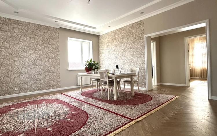 Отдельный дом · 6 комнат · 243 м² · 10 сот., Иманова 31 — Отличное расположение за 64 млн 〒 в Косшы — фото 2