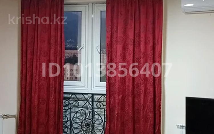 3-комнатная квартира · 70 м² · 14/14 этаж, Торайгырова 25 за 320 000 ₸ в Алматы, Бостандыкский р-н — фото 2