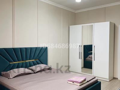 1-комнатная квартира, 52 м², 3/4 этаж посуточно, Назарбаева 14/1 за 17 000 〒 в Шымкенте