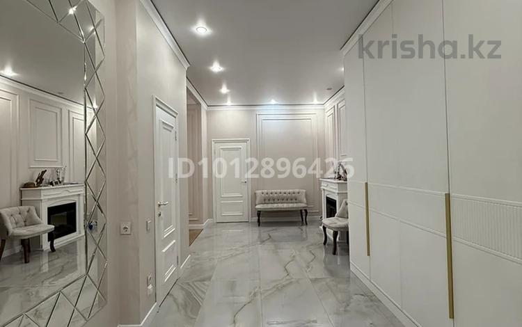 3-комнатная квартира · 120 м² · 12/19 этаж, мкр Новый Город, дюсембекова за 70 млн ₸ в Караганде, Казыбек би р-н — фото 2