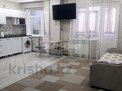 1-комнатная квартира, 38 м², 2/5 этаж посуточно, проспект Абая 155 — Ташкентская за 12 000 〒 в Таразе