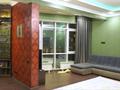 2-комнатная квартира, 109 м², 4/8 этаж помесячно, Арайлы 12 за 430 000 〒 в Алматы — фото 2