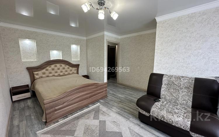 1-комнатная квартира · 32.1 м², мкр Новый Город, Нуркена абдирова 20 за 10 000 ₸ в Караганде, Казыбек би р-н — фото 2