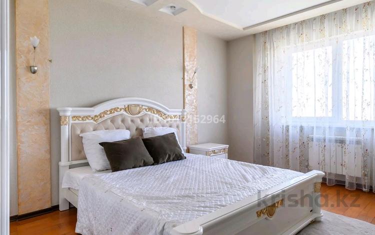 3-комнатная квартира · 130 м² · 22/25 этаж, Абиша Кекилбайулы 270 за 45 000 ₸ в Алматы, Бостандыкский р-н — фото 2