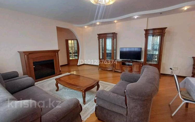 3-бөлмелі пәтер · 120 м², Кабанбай батыра 87, бағасы: 45 000 ₸ в Алматы, Алмалинский р-н — фото 2