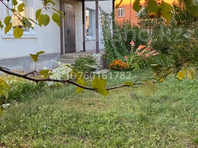 Отдельный дом · 9 комнат · 315 м² · 10 сот., мкр Уркер, Ойсылкара 12 за 93.6 млн 〒 в Астане, Нура р-н