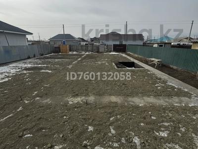 Отдельный дом · 4 комнаты · 67 м² · 8 сот., пгт Балыкши, Ақжайық 41 — Возле Атырау Бетон за 18 млн 〒