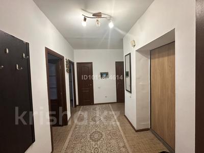2-комнатная квартира · 54 м² · 8/9 этаж, Мкр. имени Есет батыра 12 — Нур Сити, 2 микрорайон, дом 12 за 120 000 ₸ в Актобе