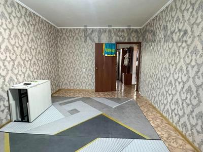 3-бөлмелі пәтер · 72 м² · 4/5 қабат, Жулдыз, бағасы: 24 млн ₸ в Талдыкоргане, мкр военный городок Жулдыз
