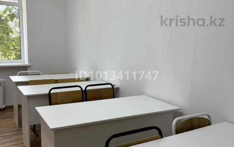 Кабинеты и рабочие места · 20 м² за 25 000 ₸ в Уральске — фото 2