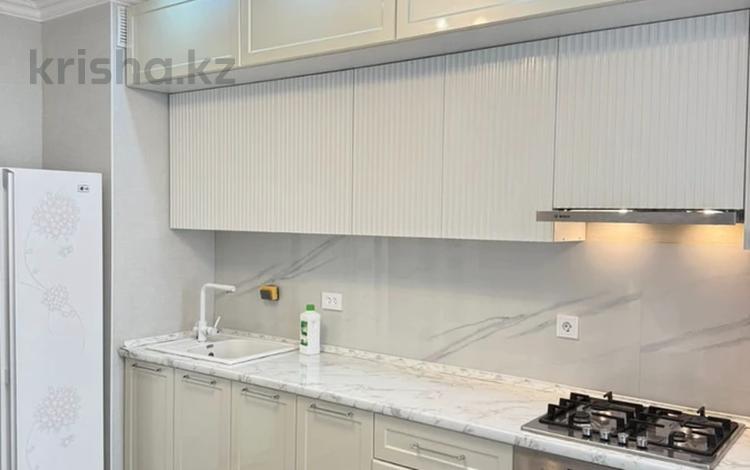 3-комнатная квартира · 105 м² · 8/11 этаж, 16-й мкр 44 за 32.5 млн ₸ в Актау — фото 2