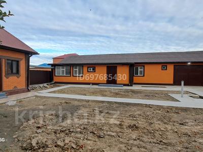 Отдельный дом · 2 комнаты · 80 м², мкр Лесхоз, Абылхана Кастеева за 200 000 〒 в Атырау