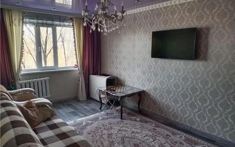 3-бөлмелі пәтер · 64 м² · 3/5 қабат, мкр Юго-Восток, восток 2, бағасы: 20 млн ₸ в Караганде, Казыбек би р-н — фото 2