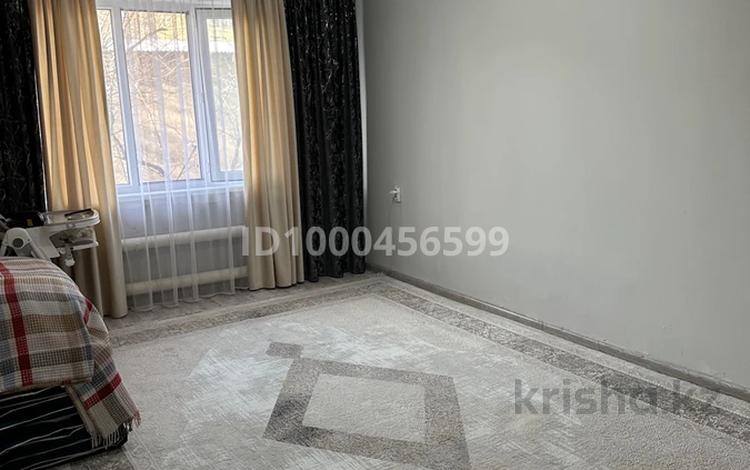 2-бөлмелі пәтер · 47 м² · 1/5 қабат, Молдагулова 59, бағасы: 6 млн ₸ в Каратау — фото 4