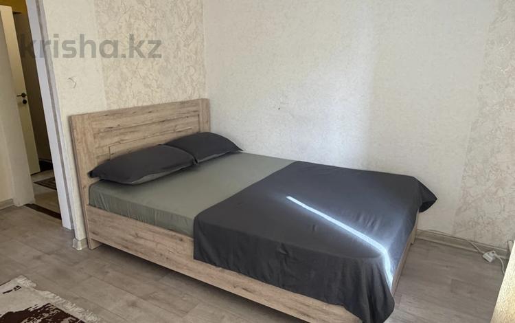 1-комнатная квартира · 45 м² · 2/5 этаж, Первомайская 28 В — Топографический колледж, проспект ауэзова за 2 000 ₸ в Семее — фото 2