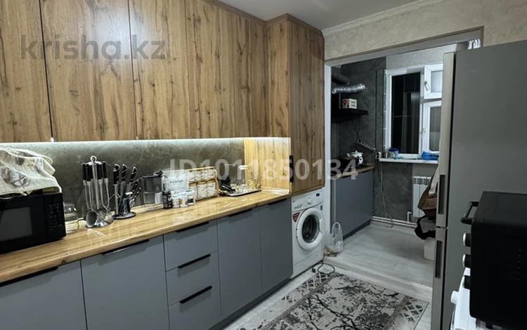 3-бөлмелі пәтер · 65 м² · 2/5 қабат, 17-й микрорайон, 17-й микрорайон 12 — Еримбетова, бағасы: 28 млн ₸ в Шымкенте, Аль-Фарабийский р-н — фото 2