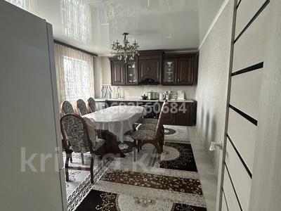 Жер үй мен саяжайлар в Абай обл.: Жеке үй · 5 бөлме · 230 м² · 4 сот., Джалиля 12 — Абая, бағасы: 50 млн 〒 Жеке үй · 5 бөлме · 230 м² · 4 сот., Джалиля 12 — Абая, бағасы: 50 млн 〒 в Семее