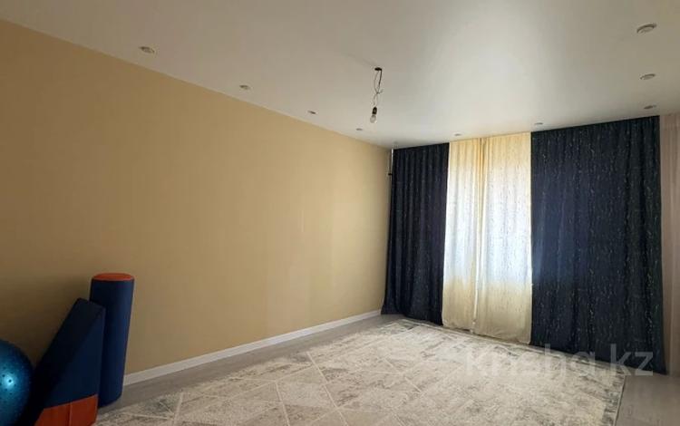 2-бөлмелі пәтер · 84 м² · 1/5 қабат, мкр. Алтын орда, ораз татеулы, бағасы: 30 млн ₸ в Актобе — фото 2