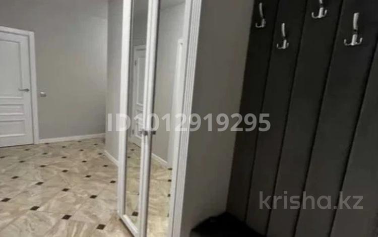 2-бөлмелі пәтер · 68 м² · 3/9 қабат, Ильяса Есенберлина 92, бағасы: 250 000 ₸ в Усть-Каменогорске — фото 2