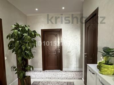 6-бөлмелі пәтер · 240 м² · 10/10 қабат, Мкрн 17 1 А, бағасы: 140 млн ₸ в Шымкенте, Енбекшинский р-н