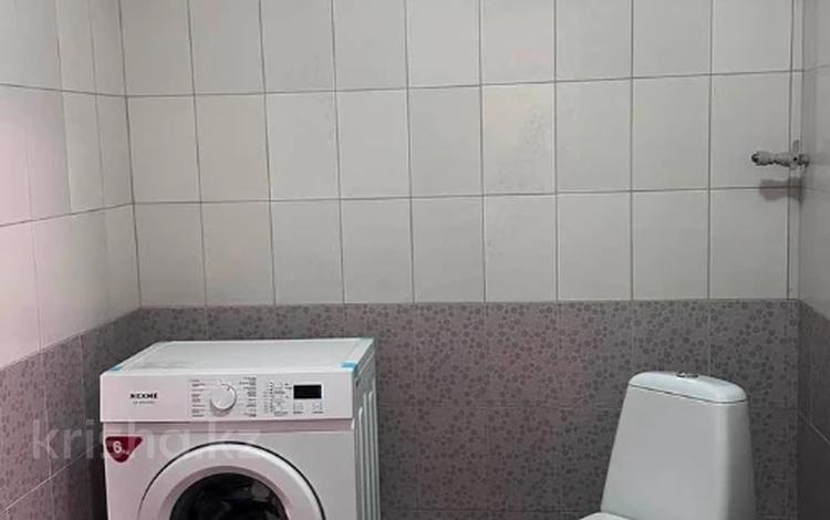 2-комнатная квартира · 40 м² · 7/10 этаж, мкр Аксай-1 11/9 за 26.6 млн ₸ в Алматы, Ауэзовский р-н — фото 3