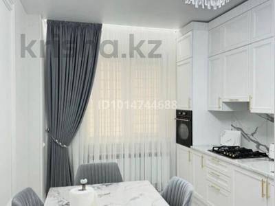 2 бөлме · 90 м² · 5/7 қабат, Алтын орда ш/а. 41в, бағасы: 50 000 ₸ в Актобе, мкр. Алтын орда