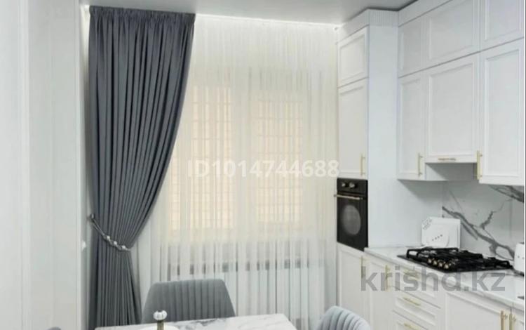 2 комнаты · 90 м² · 5/7 этаж, мкр. Алтын орда 41в за 50 000 ₸ в Актобе — фото 2