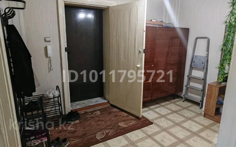 3-комнатная квартира · 67.9 м² · 2/2 этаж, Комбинатская за 16.5 млн ₸ в Семее — фото 2