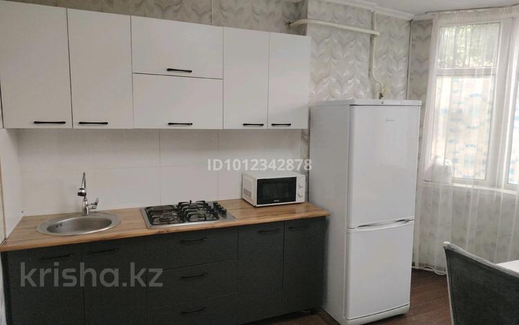 2-комнатная квартира · 65 м² · 1/6 этаж, Мкр. Кокжиек 9 за 250 000 ₸ в Алматы, Жетысуский р-н — фото 2