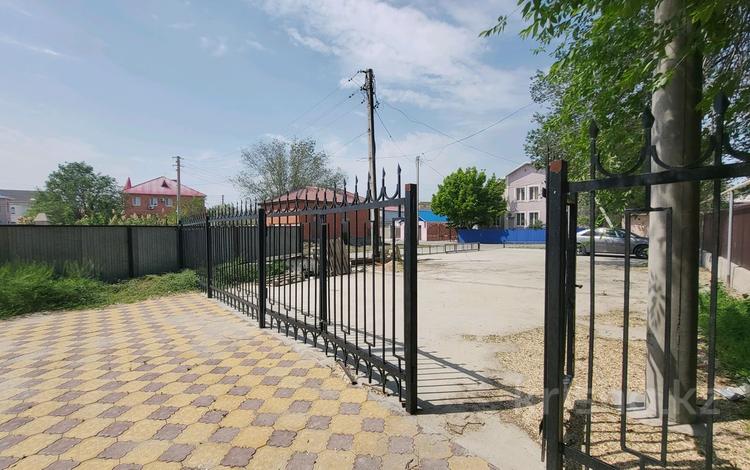 3-комнатная квартира · 73.5 м² · 2/4 этаж, Студенческая 209 за 26.3 млн ₸ в Атырау — фото 2