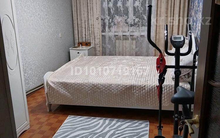 2-бөлмелі пәтер · 50 м² · 2/5 қабат, Валиханова 13 — Центр города, бағасы: 7 млн ₸ в Алге — фото 2