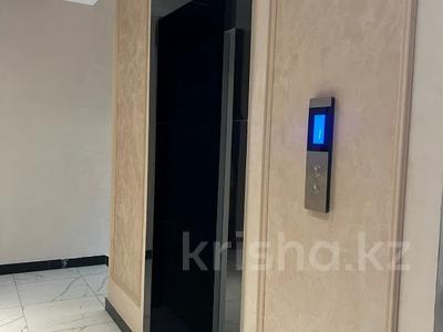 4-комнатная квартира · 139.3 м² · 4/8 этаж, Береке 77 за 80 млн 〒 в Костанае