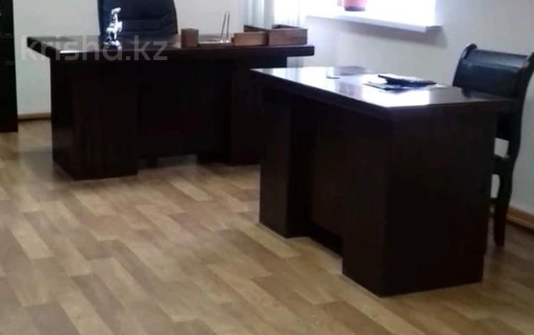 Офисы, образование, кабинеты и рабочие места, студии · 64 м² за 250 000 ₸ в Астане, р-н Байконур — фото 2