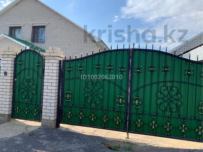 Отдельный дом · 5 комнат · 180 м² · 11 сот., мкр Жастар 2 за 38 млн 〒 в Актобе, жилой массив Жанаконыс