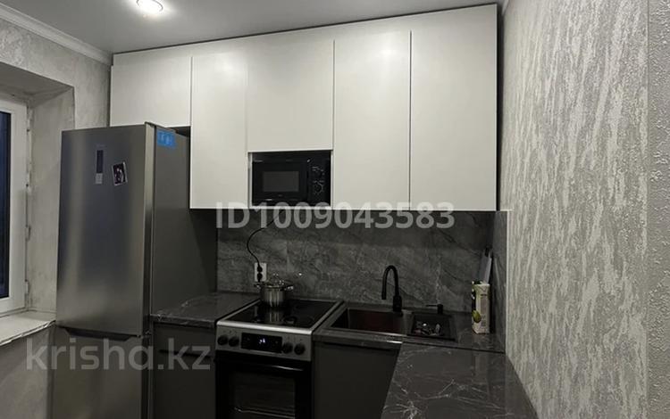 1-комнатная квартира · 30 м², Майкудук, 15й микрорайон 6 за 8.5 млн ₸ в Караганде, Алихана Бокейханова р-н — фото 2
