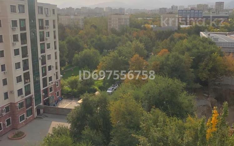 3-комнатная квартира, 108 м², 9/10 этаж, 12-й мкрн 26 — Шаляпина / Алтынсарина за 57 млн 〒 в Алматы — фото 2