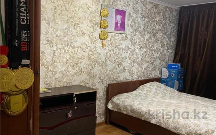 3-бөлмелі пәтер · 63 м² · 2/5 қабат, Юго-Восток ш/а., Муканова — Школа-лицей №57 им. С. Саттарова, Ясли-сад №41 "Гүлдер", Средняя школа №81, Поликлиника №5, Карагандинский транспортно-технологический колледж, Карагандинский Банковский колледж, Рынок "Арай", Кинотеатр "Сары-Арка", ТЦ "Береке", Областной медицинский центр, Карагандинский колледж актуального образования "Болашак", бағасы: 19.5 млн ₸ в Караганде, Казыбек би р-н — фото 2