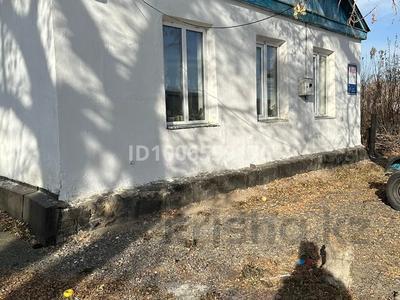 Отдельный дом · 4 комнаты · 65 м² · 1878 сот., Механизаторская 20 — Дом находится в поселке Батпак за 4.5 млн 〒 в 