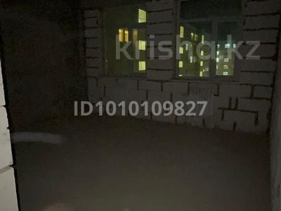 2-комнатная квартира · 71.2 м² · 3/5 этаж, мкр Самал, Әбіш Кекілбайұлы 60/5 — Мкр Самал за 23 млн 〒 в Атырау