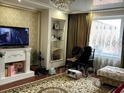 Отдельный дом · 6 комнат · 312 м² · 10 сот., Майкудук, Квартал Д 2 за 67 млн ₸ в Караганде, Алихана Бокейханова р-н