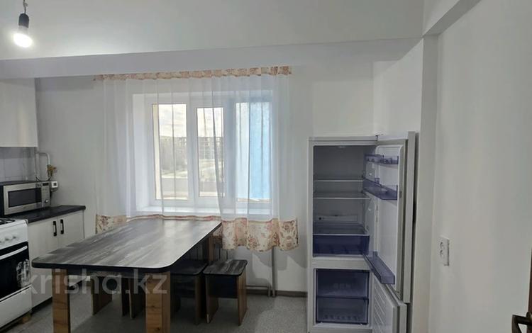 2-комнатная квартира · 65 м² · 3/9 этаж, Жексембекова 11 за 140 000 ₸ в Талдыкоргане, мкр Бирлик — фото 2