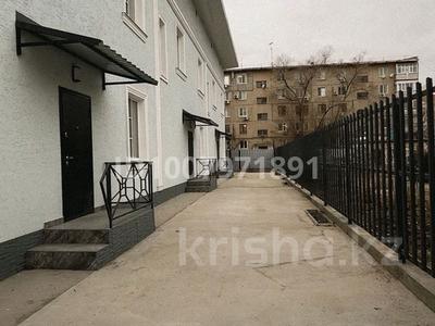 Отдельный дом · 5 комнат · 170 м², Петровского — Возле обл.роддома, на набережной за 600 000 〒 в Атырау