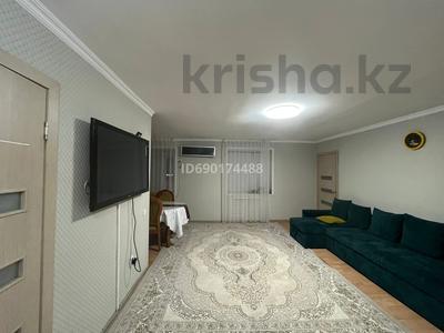 3-бөлмелі пәтер · 60 м² · 2/5 қабат, Мангилик ел, бағасы: 350 000 ₸ в Семее, Красный Кордон