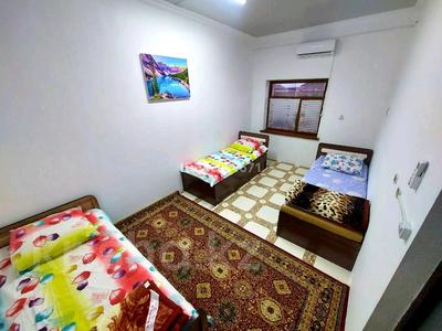 2-комнатный дом посуточно, 100 м², 10 сот., Сеитметов 43 за 12 000 〒 в Туркестане