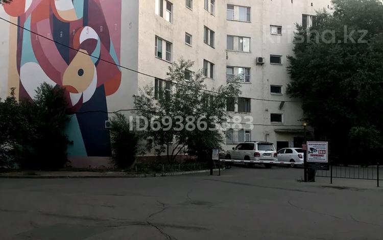 3-комнатная квартира, 70 м², 1/5 этаж, Жумабека Ташенова 7 за 35 млн 〒 в Астане, р-н Байконур — фото 2